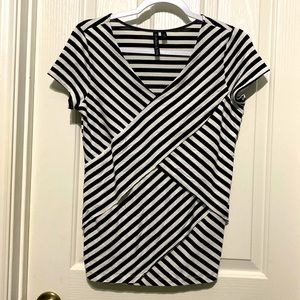 Allie & Rob black & white stripes blouse size S